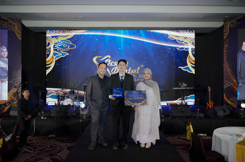 Malam penghargaan Ocean Dental menjadi Apresiasi untuk insan-insan terbaik yang terus memberikan dedikasi, inspirasi, dan kontribusi luar biasa. 